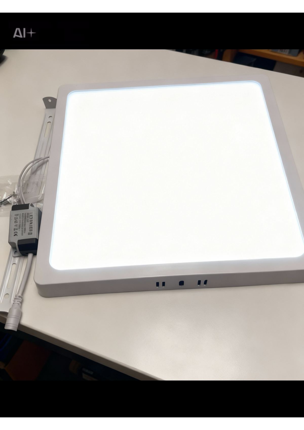 Panneau LED carré en saillie 48W — Watts Energy, matériel électrique Dakar Sénégal