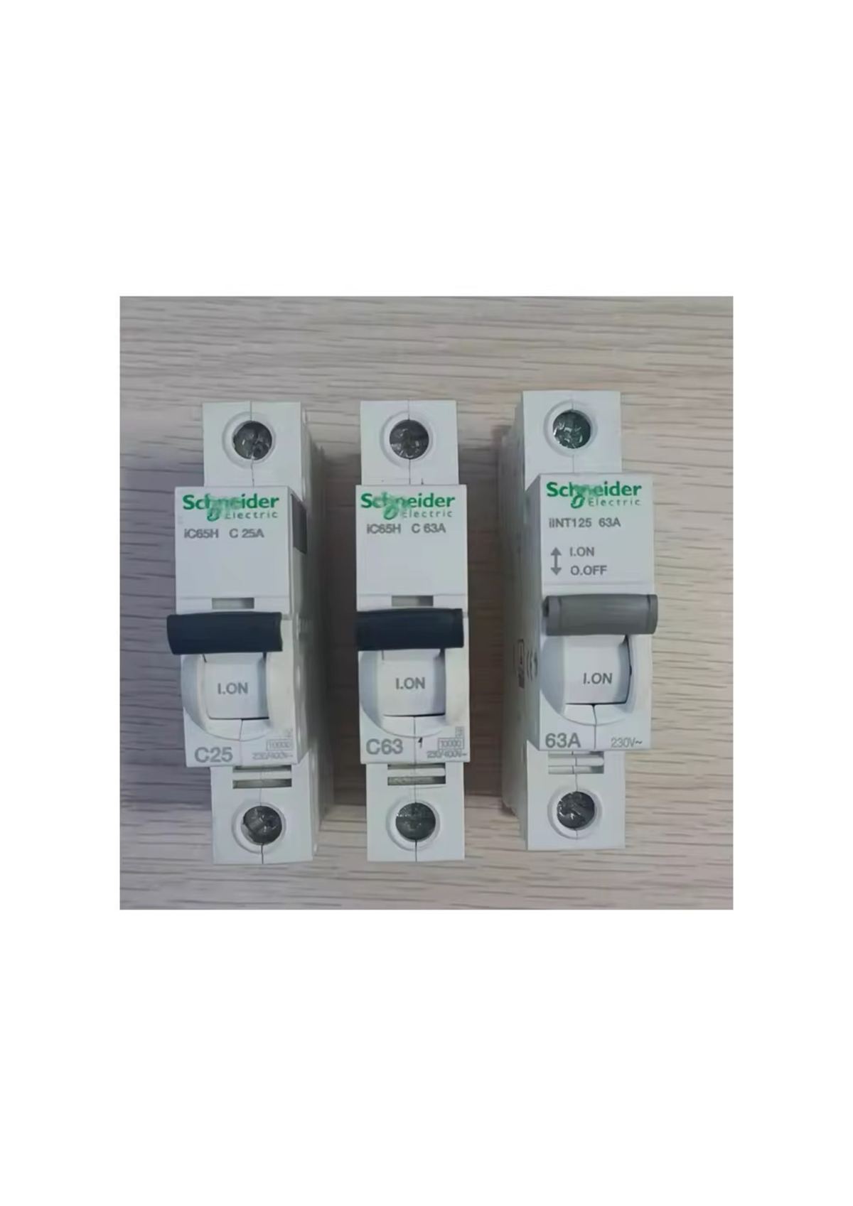Disjoncteur modulaire iC65 — Watts Energy, matériel électrique Dakar Sénégal