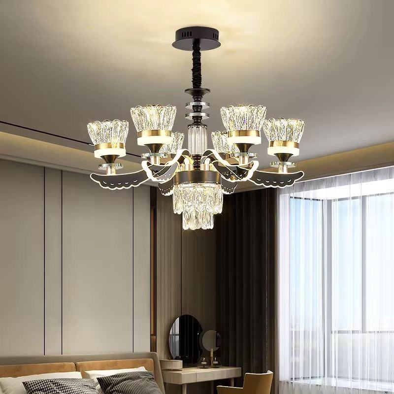 Lustre multi-bras cristal et doré pour chambre — Watts Energy, matériel électrique Dakar Sénégal